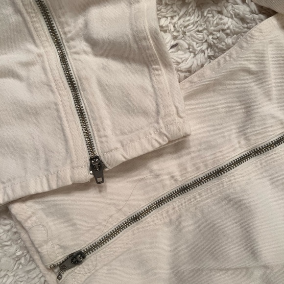 NWOT ZARA White mom jean with the zipper detail - Picture 2 of 5